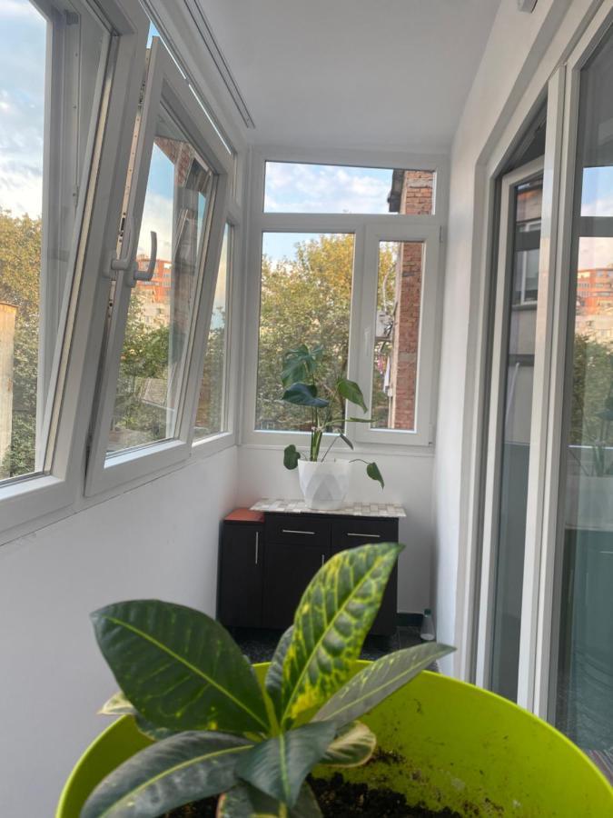 Central Welcoming Apartment In Tirana Esterno foto