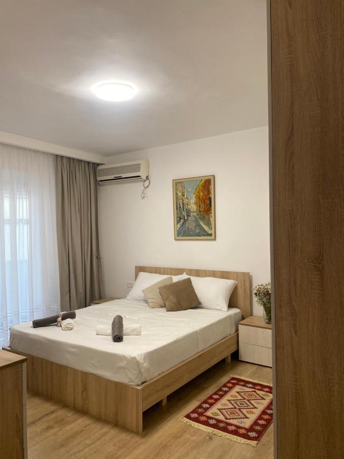 Central Welcoming Apartment In Tirana Esterno foto