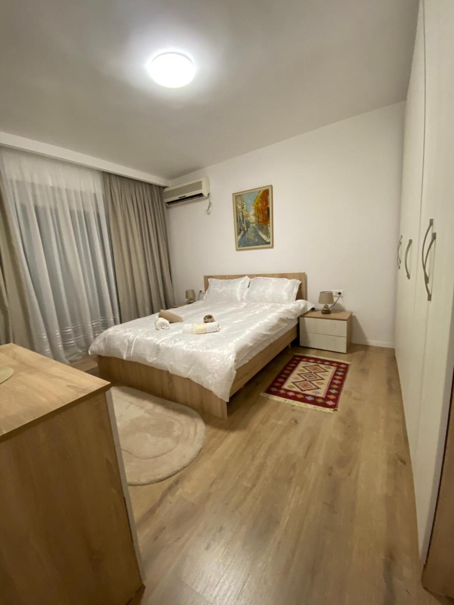 Central Welcoming Apartment In Tirana Esterno foto