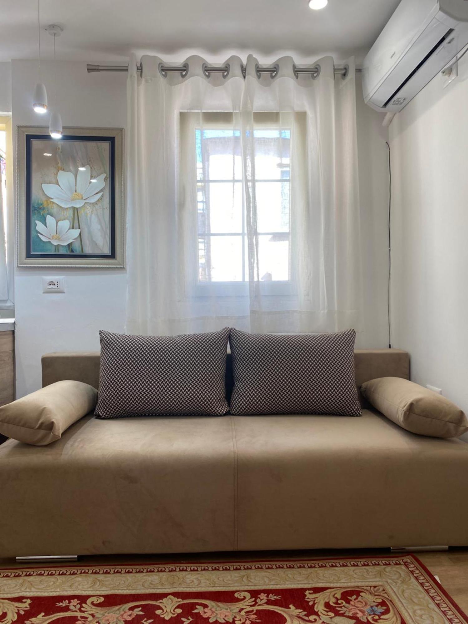 Central Welcoming Apartment In Tirana Esterno foto