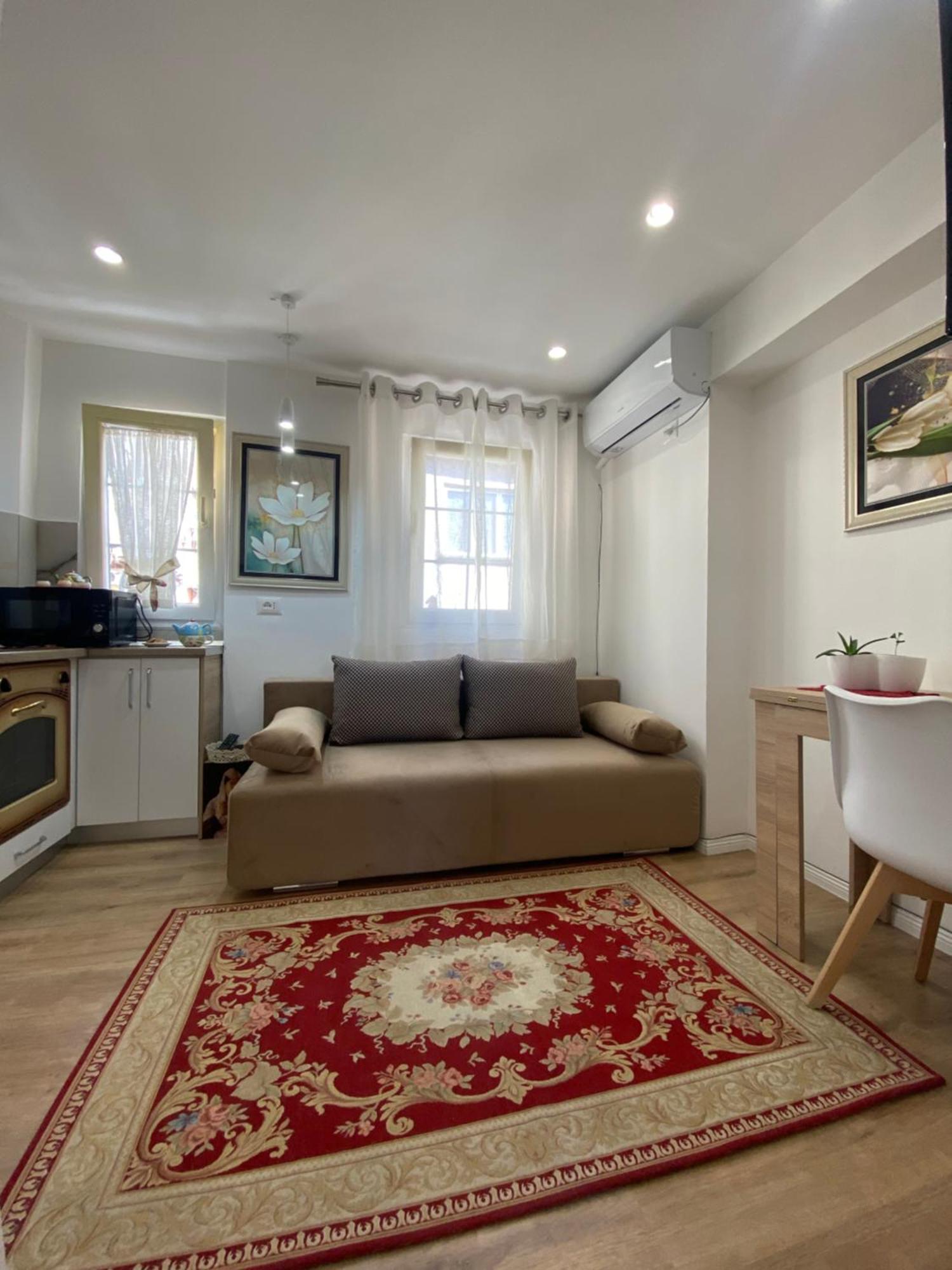 Central Welcoming Apartment In Tirana Esterno foto