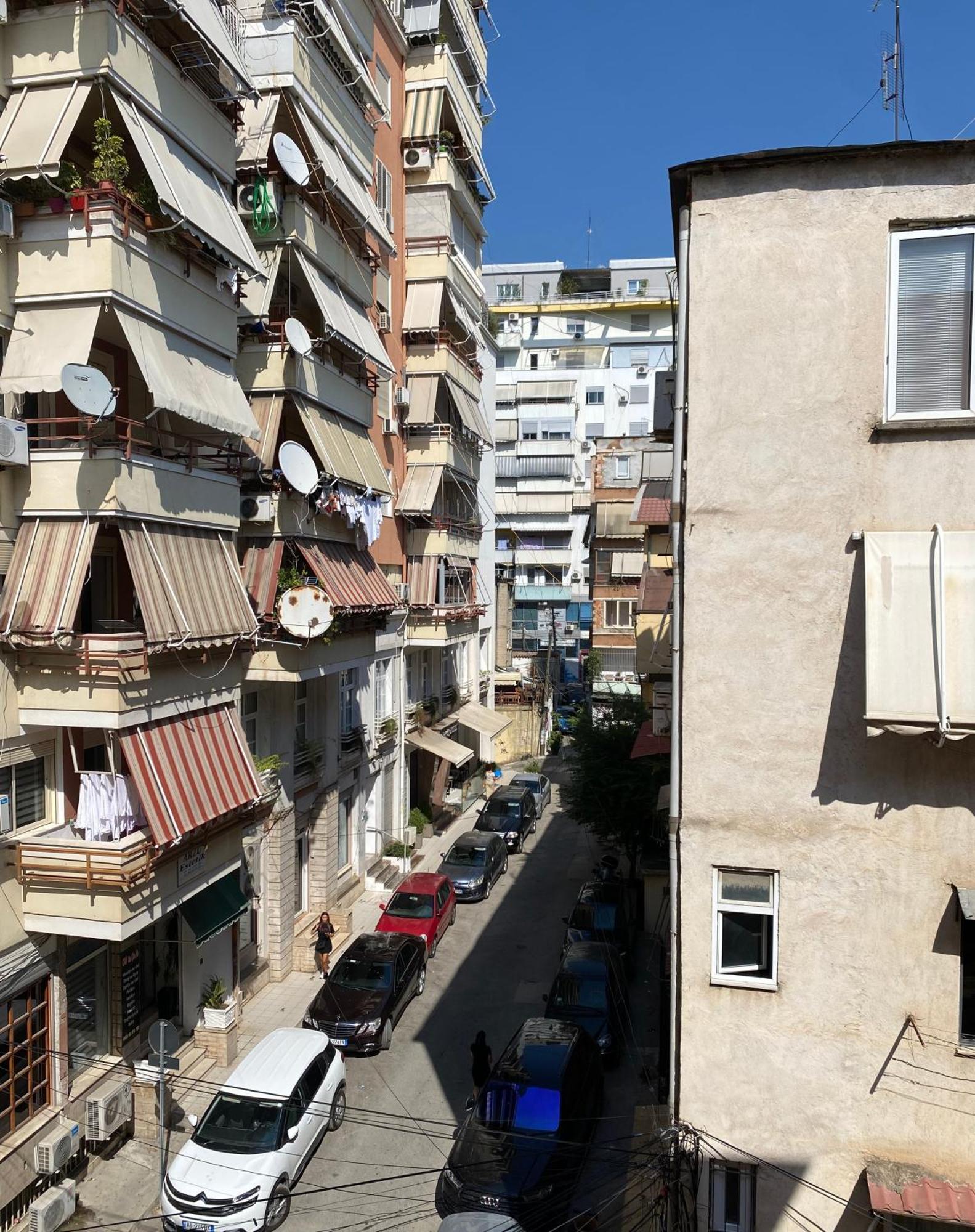 Central Welcoming Apartment In Tirana Esterno foto